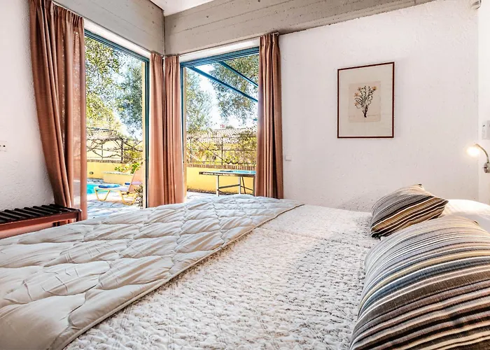 - Ithika Барбати