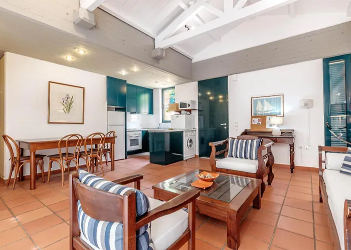 - Ithika Барбати