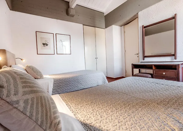 - Ithika Барбати