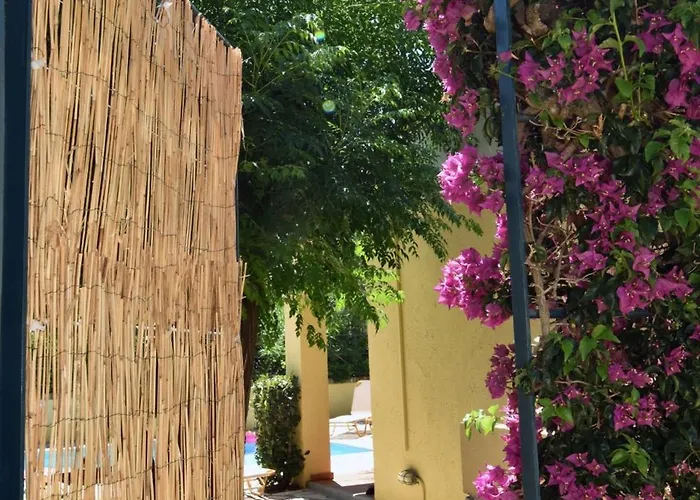 - Ithika Вилла *